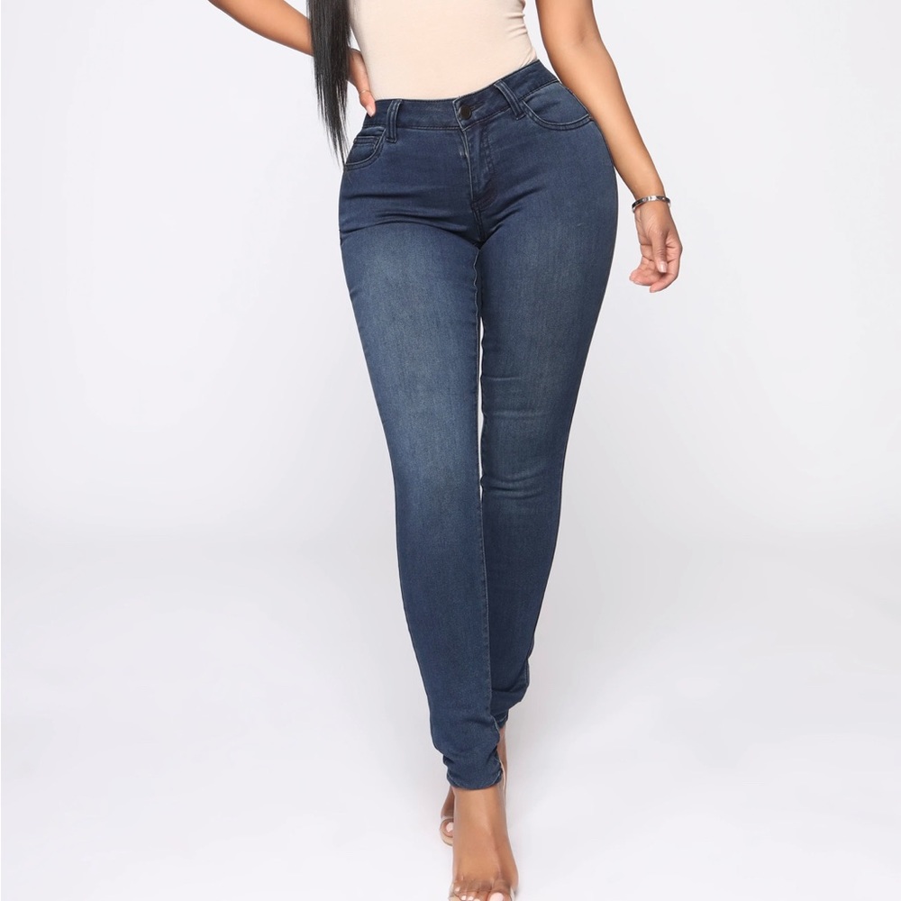 New! FASHIONNOVA low rise skinny jeans (Size:5)